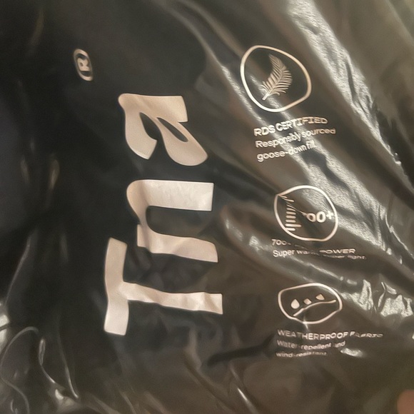 Aritzia TNA The Super Puff Jacket - Picture 3 of 4